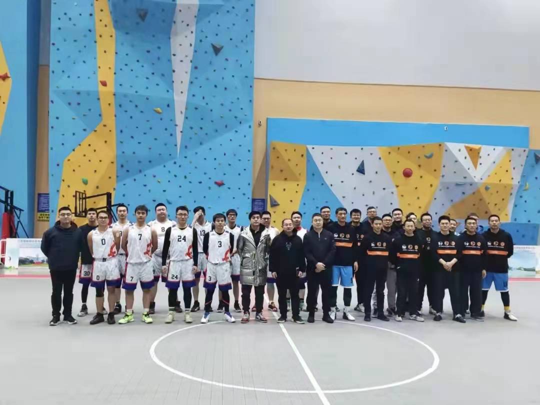 扬州经济技术开发区第一届“扬州港”杯企业家篮球联赛开赛